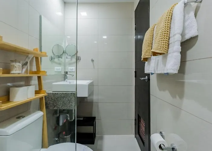 The Oasis 1 Bedroom With Pool Sauna Gym And Holiday home *